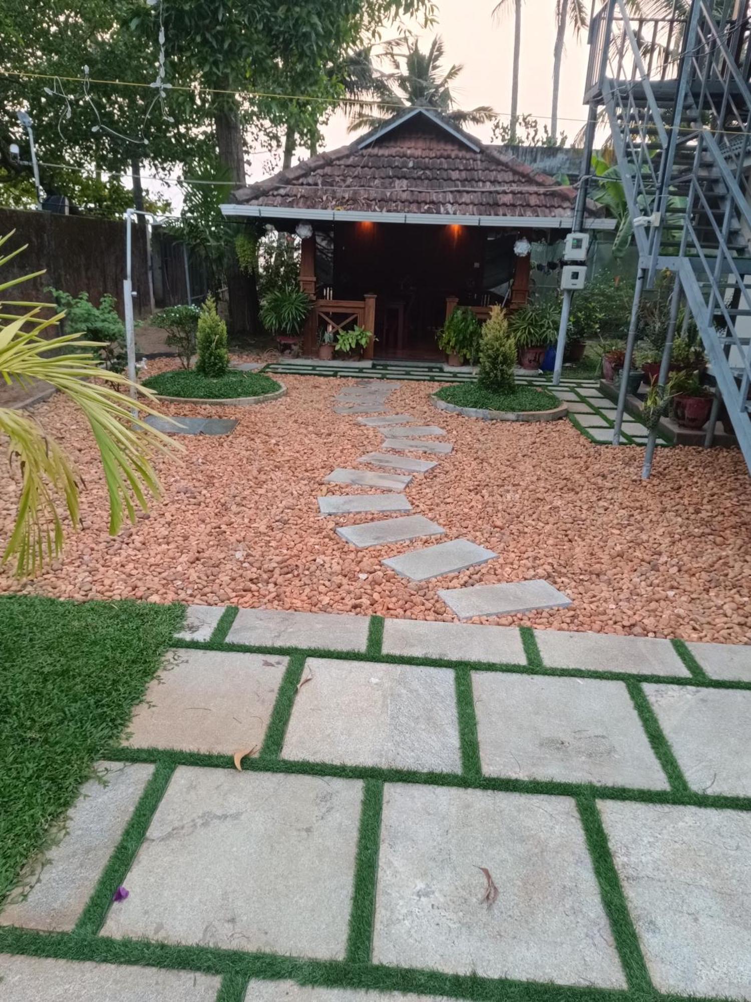 Marari Xavier'S Inn Alappuzha Exterior photo